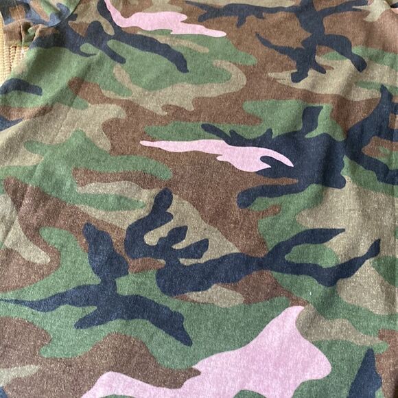 EUC Polo graphic tee camo print size med slim fit - Picture 4 of 5